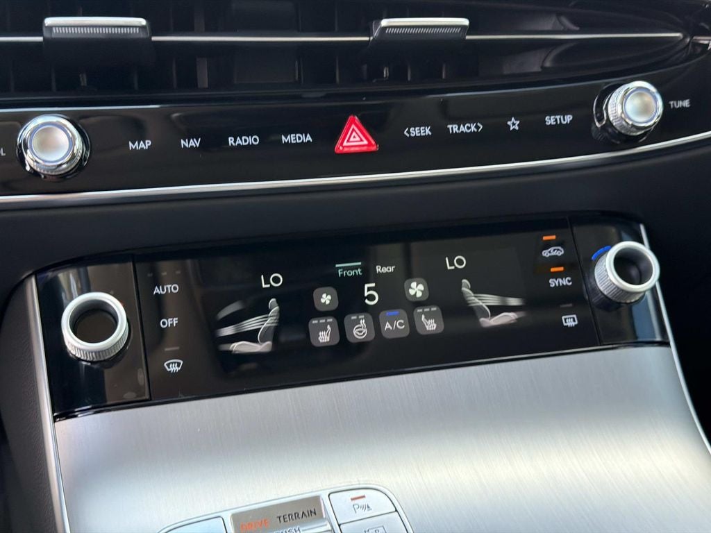 2027 Genesis GV70 2.5T Select