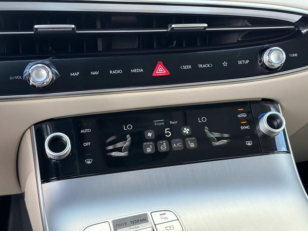 2027 Genesis GV70 2.5T Select