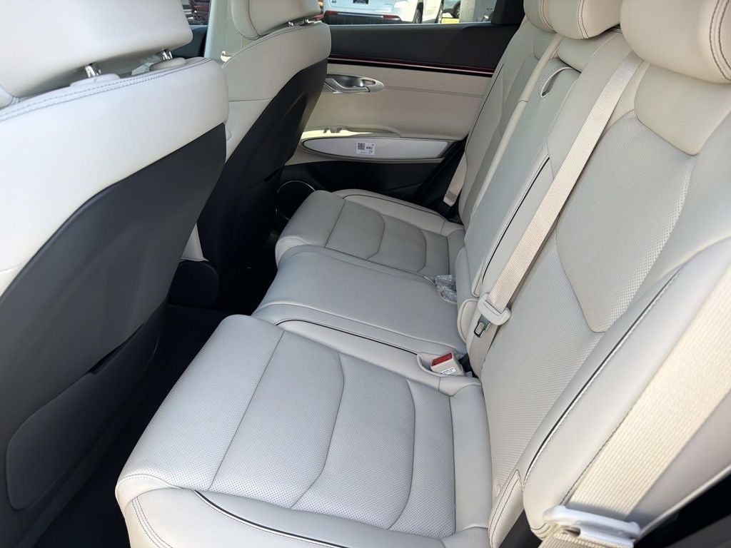 2027 Genesis GV70 2.5T Advanced