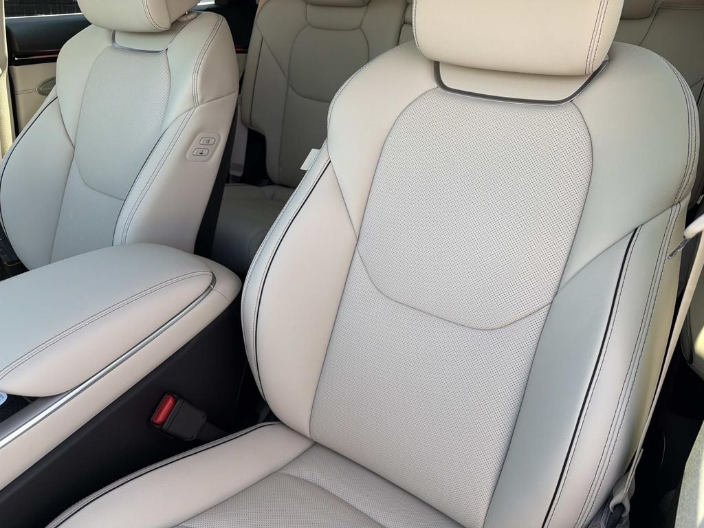 2027 Genesis GV70 2.5T Advanced