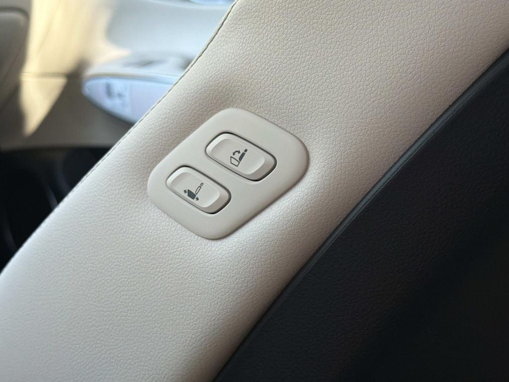 2027 Genesis GV70 2.5T Advanced