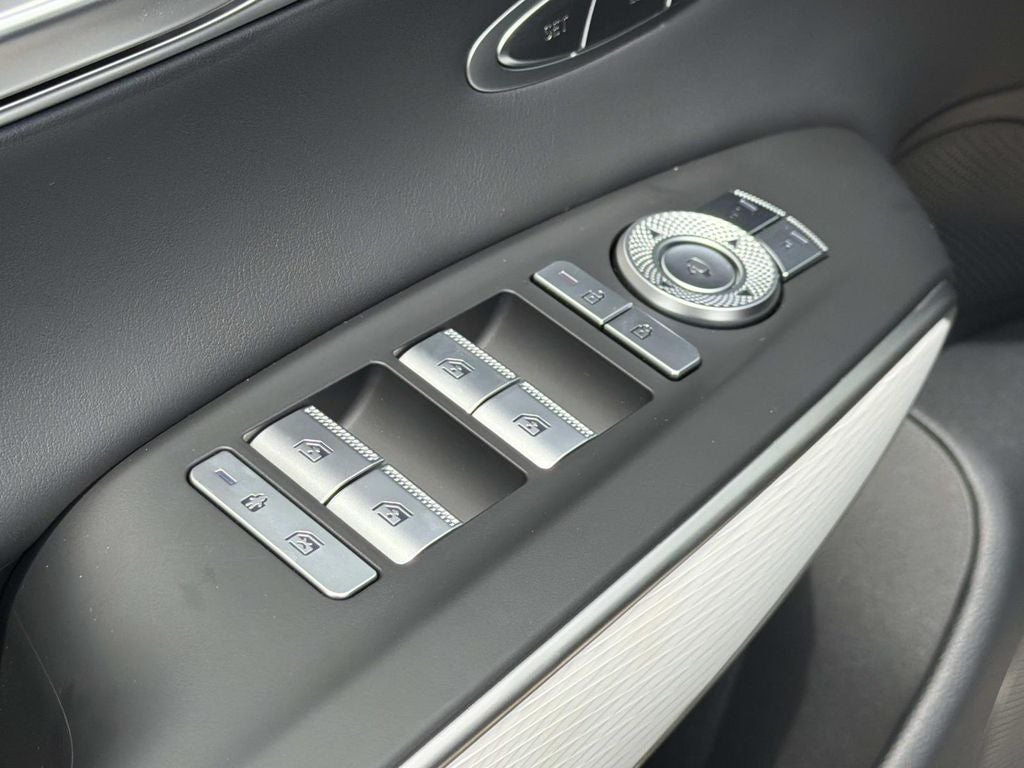2027 Genesis GV70 2.5T Advanced
