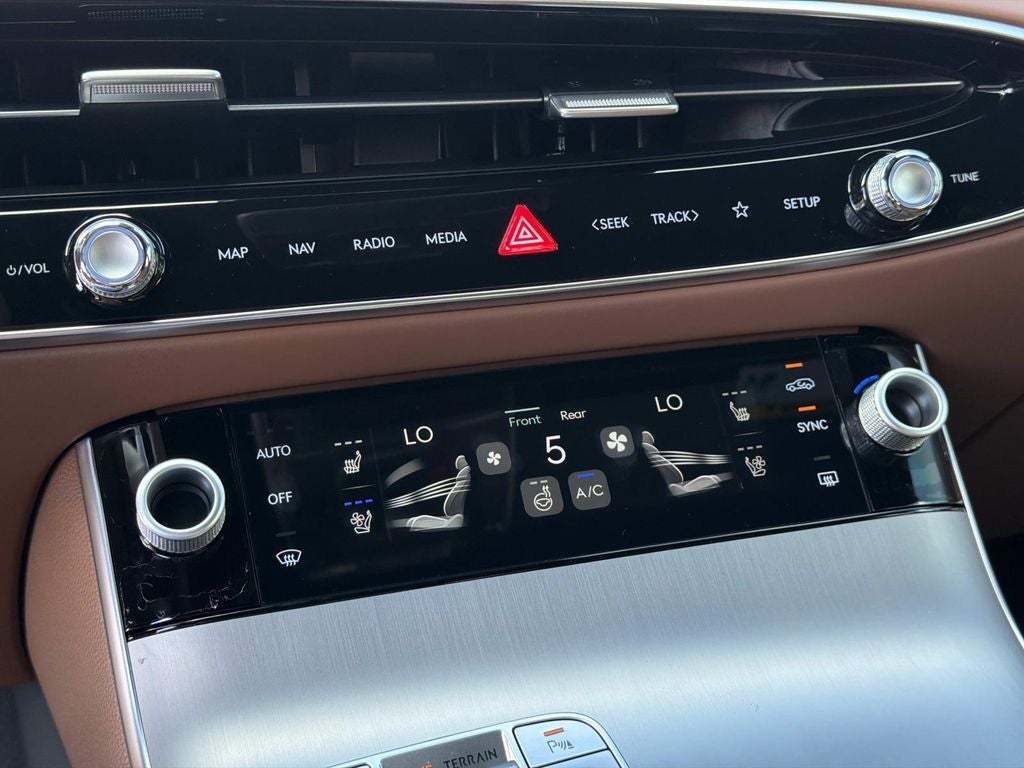 2027 Genesis GV70 2.5T Advanced
