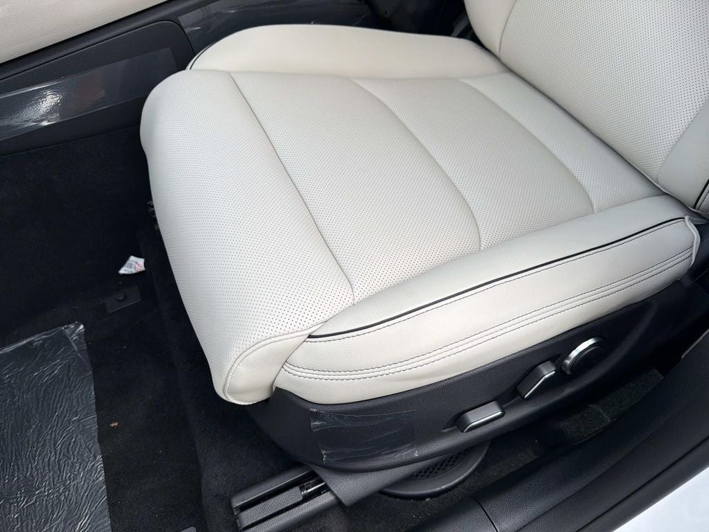 2027 Genesis GV70 2.5T Advanced