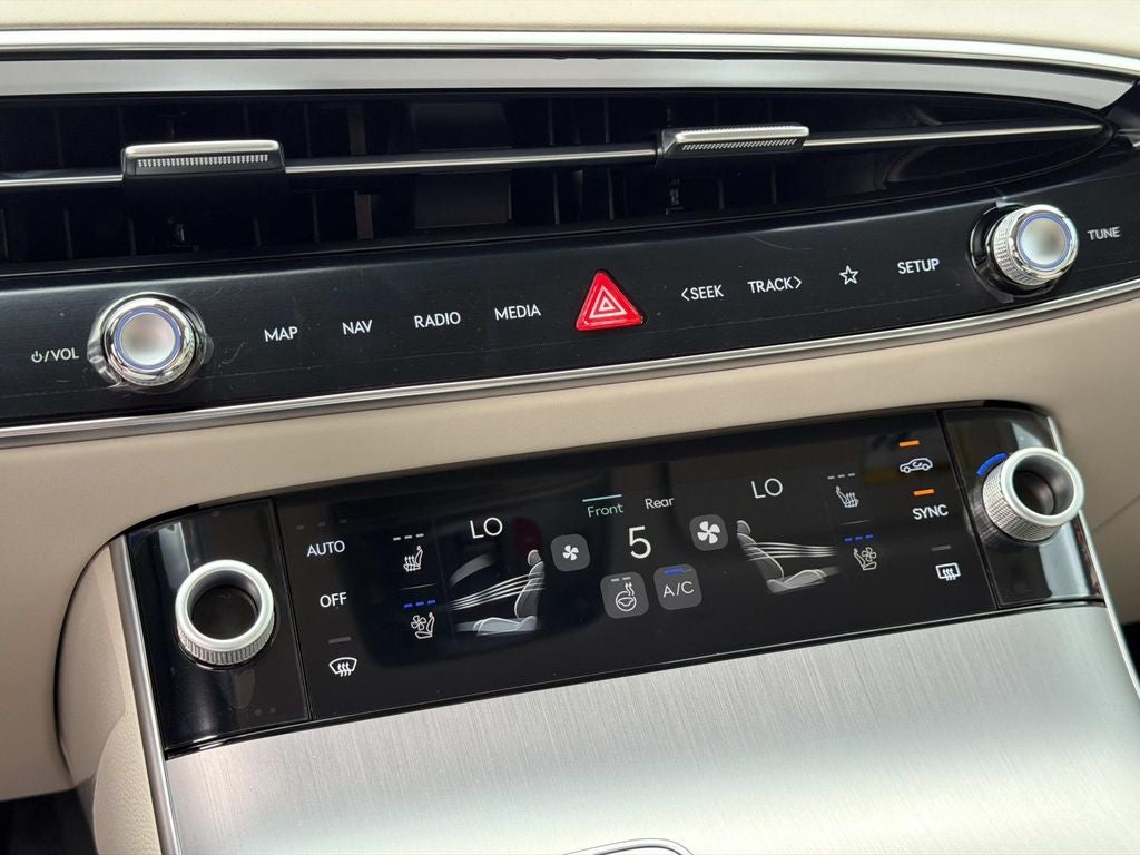 2027 Genesis GV70 2.5T Advanced