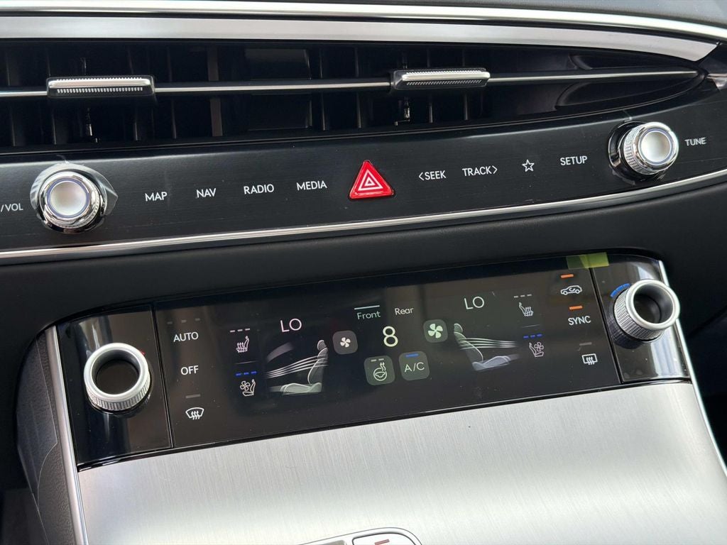 2027 Genesis GV70 2.5T Advanced