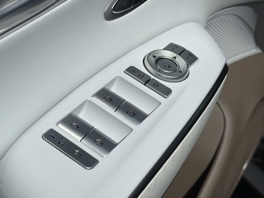 2027 Genesis GV70 2.5T Advanced