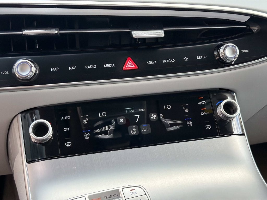 2027 Genesis GV70 2.5T Advanced