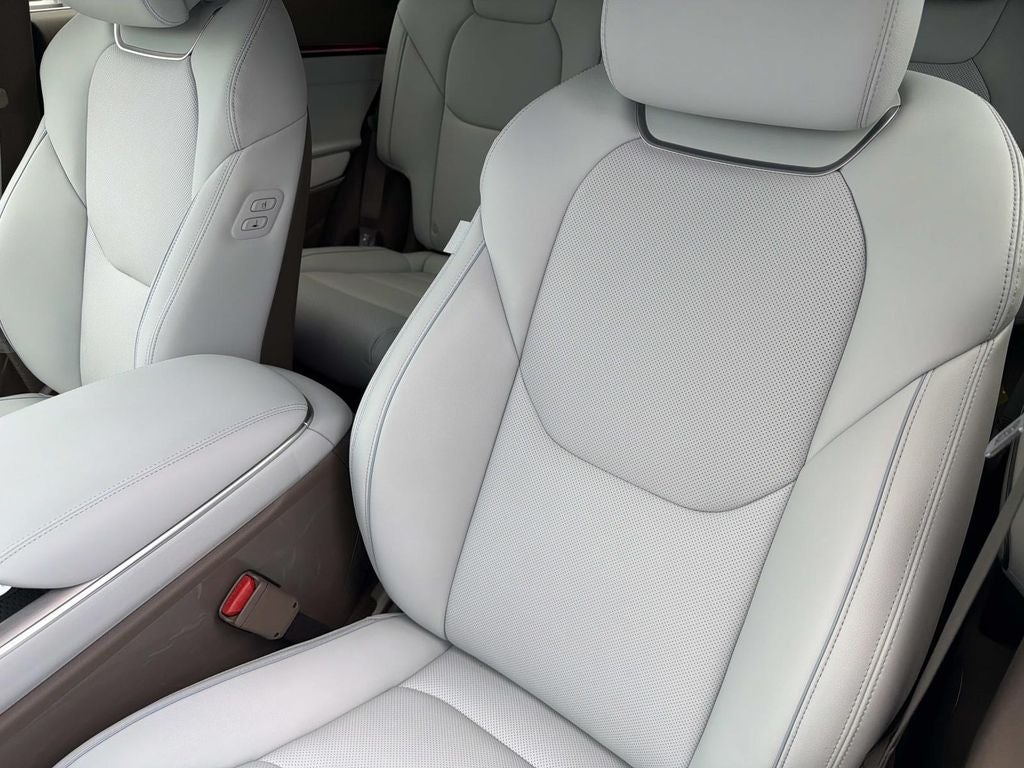 2027 Genesis GV70 2.5T Advanced