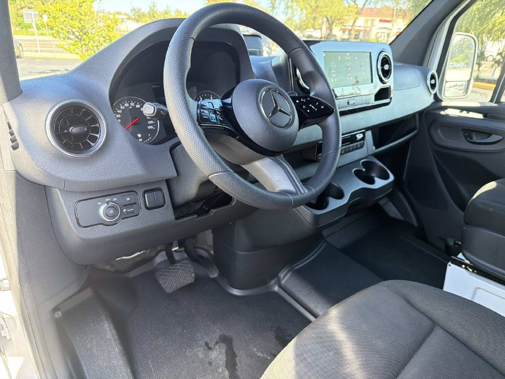 2025 Mercedes-Benz Sprinter 2500 Passenger 144 WB