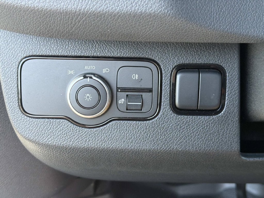2025 Mercedes-Benz Sprinter 2500 Passenger 144 WB