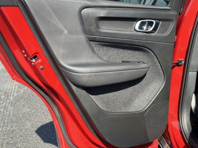 2021 Volvo XC40 R-Design