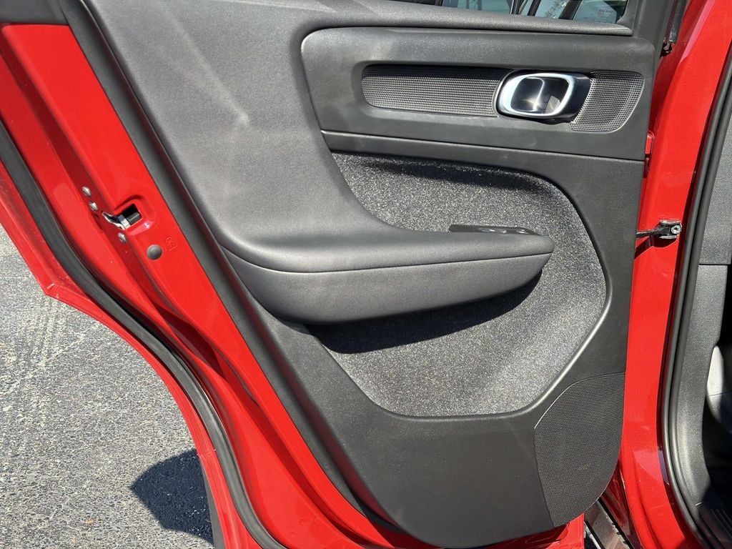 2021 Volvo XC40 R-Design