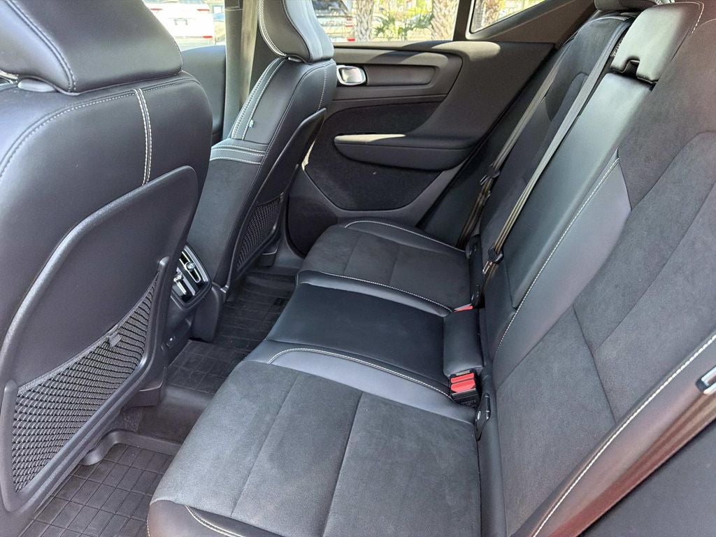 2021 Volvo XC40 R-Design