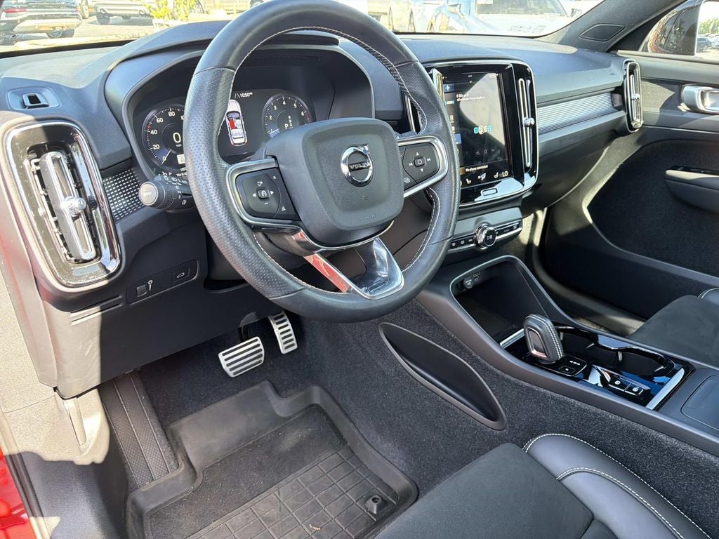 2021 Volvo XC40 R-Design
