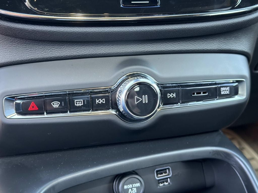 2021 Volvo XC40 R-Design