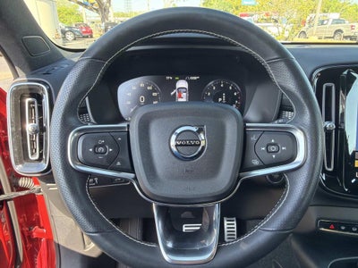 2021 Volvo XC40 R-Design