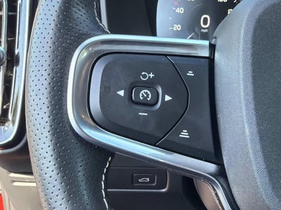 2021 Volvo XC40 R-Design