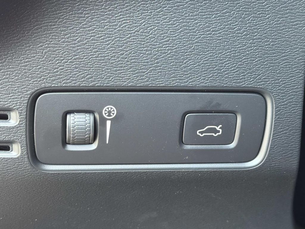 2021 Volvo XC40 R-Design