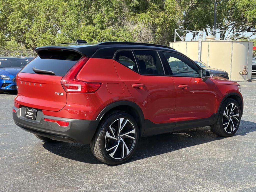 2021 Volvo XC40 R-Design