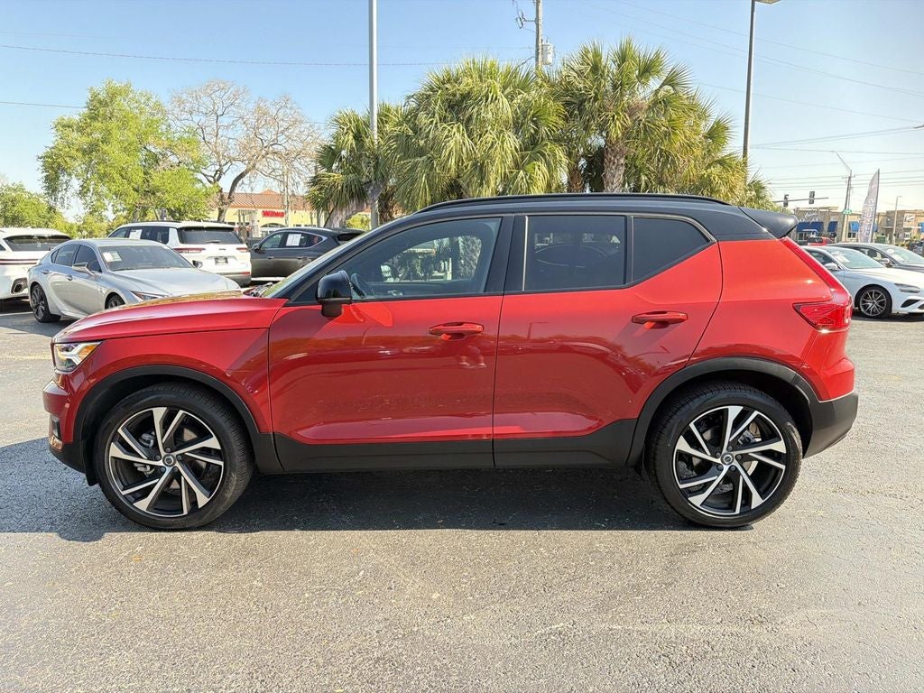 2021 Volvo XC40 R-Design
