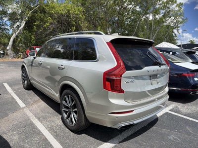 2016 Volvo XC90 T6 Momentum