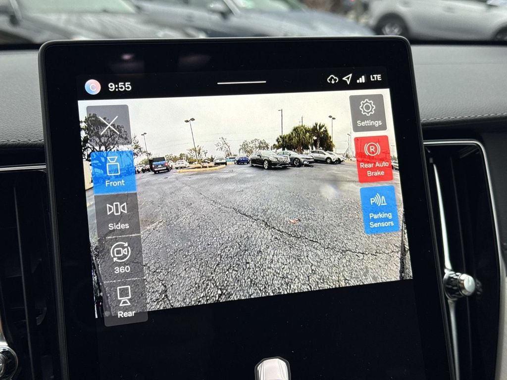 2026 Volvo XC60 B5 Ultra